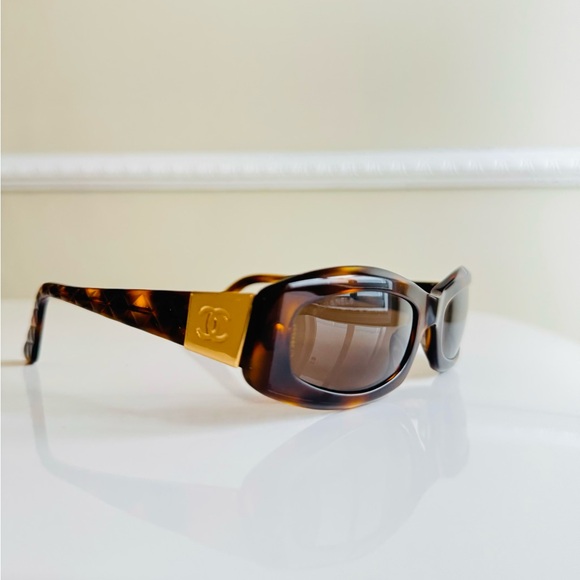 LIKE NEW π€ RARE CHANEL tortoise gold sunglasses 5014 - Picture 9 of 14